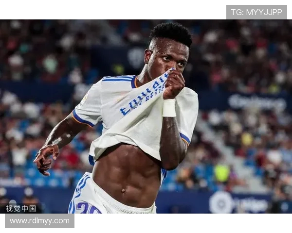 库尔图瓦：我百分百相信维尼修斯，因对方捂嘴真相永远不得而知